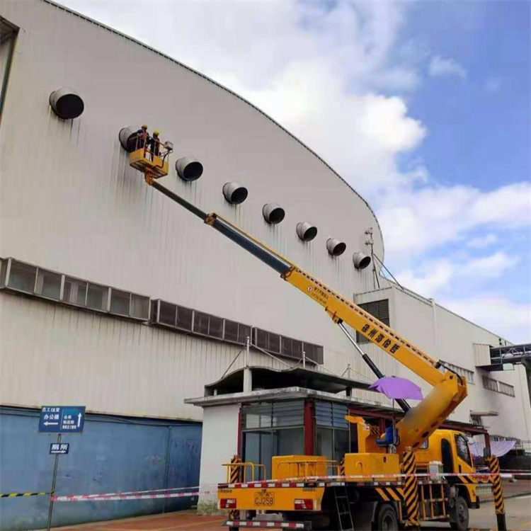 六盘水高空作业车出租服务：专业广告牌安装解决方案