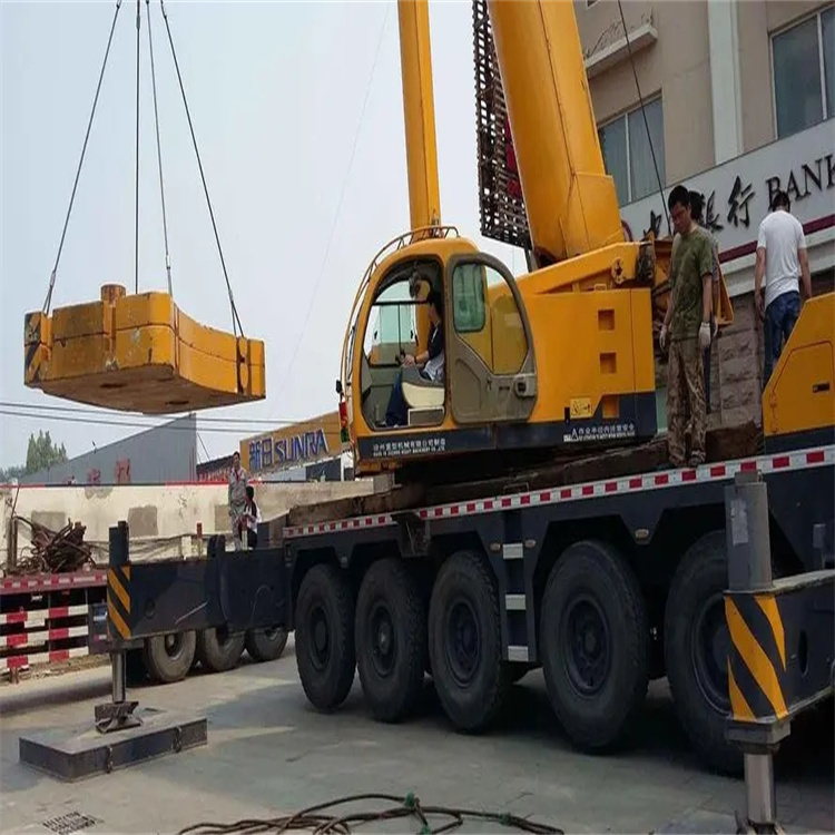 六盘水当地吊车出租|机器吊装|75吨|工厂搬迁服务