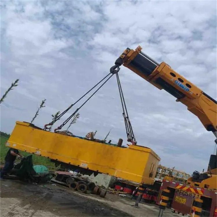 六盘水随车吊吊集装箱怎么吊